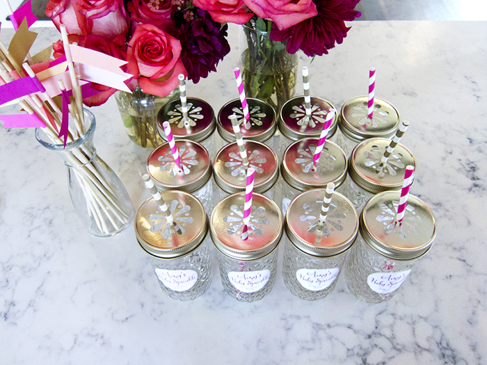 DIY Ball Jar Party Favors with Daisy Lids! Great for serving drinks while entertaining - >> joeandcheryl.com <<